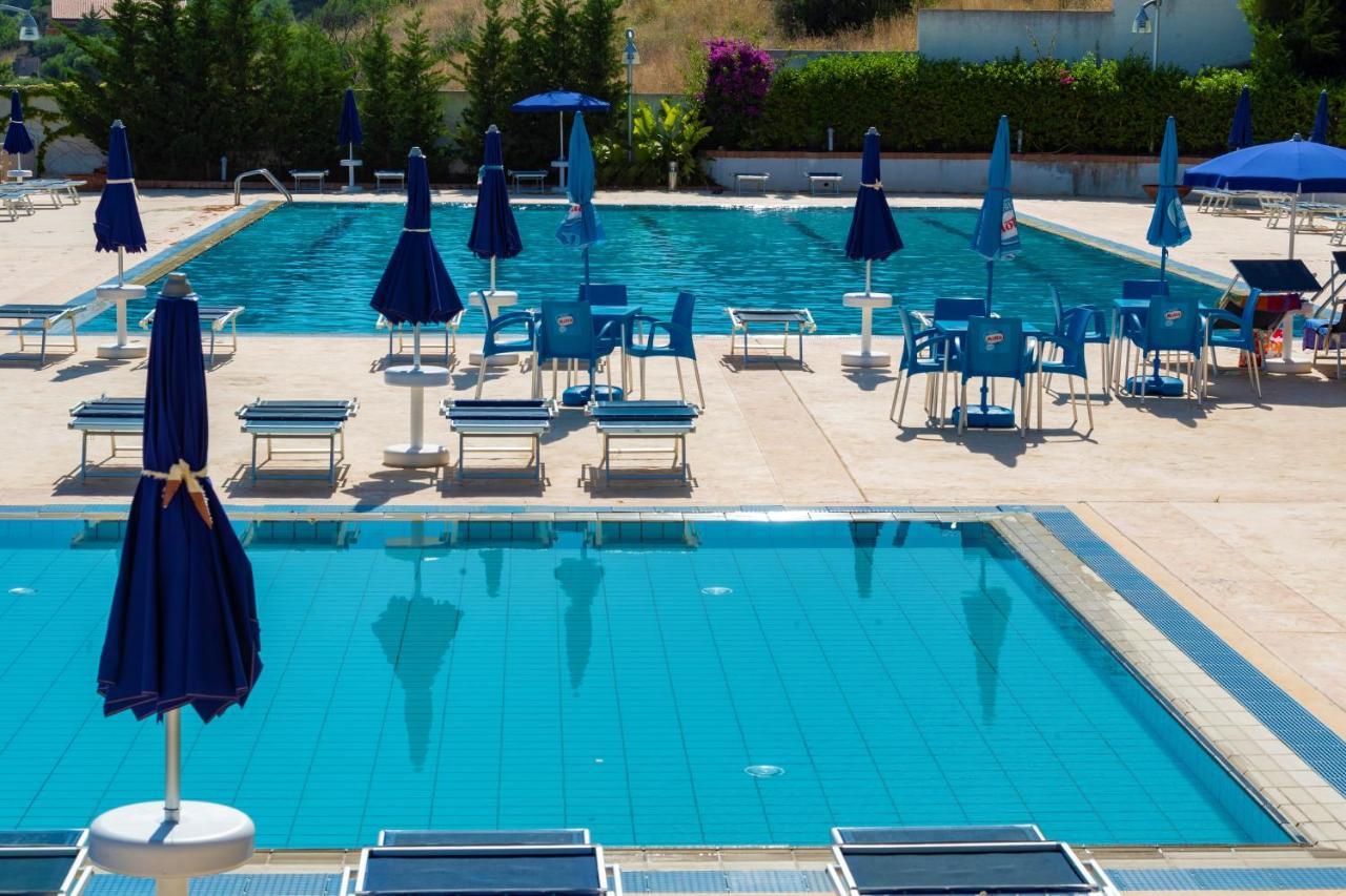 Aparthotel Isabella Шакка Экстерьер фото